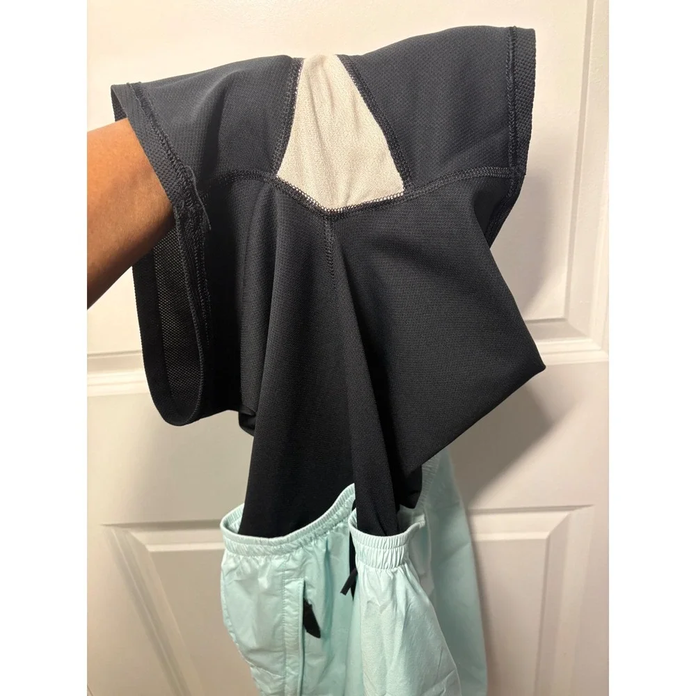 Nike Womens Mint Green Running Shorts‎ w/ Liner and Zipper Pockets